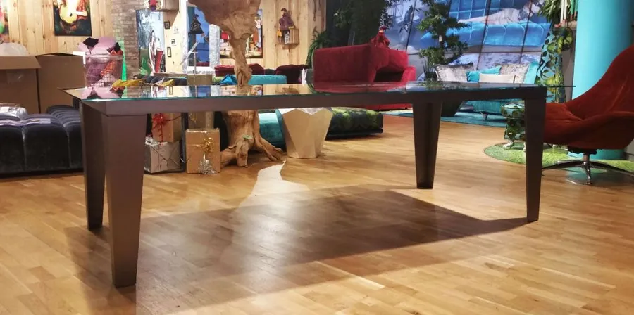 Tisch II — Standort